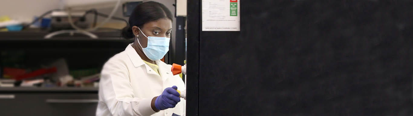 Graduate Student, Vivian in the lab